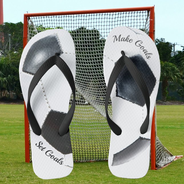 Chinelos Futebol preto e branco com padrão (Criador carregado)