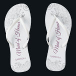 Chinelos Gabinetes de rendas prateadas na Madrinha de casam<br><div class="desc">Estas belas chinelos de casamento são uma maneira excelente de obrigado e reconhecer sua Madrinha de casamento enquanto salva os pés dela ao mesmo tempo. Possui um design elegante com rendas de cinza prateada em um fundo branco e uma inscrição roxa, magenta ou escrita colorida de rico. O teste lê...</div>
