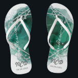 Chinelos Green Silver Bridesmaid Favorece o Sacudir do Mono<br><div class="desc">Vocês vão adorar este fundo verde esmeralda de aquarela com uma estrutura geométrica verde e prateada com texturas reluzentes. Excelente para seus locais de casamento!</div>