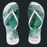 Chinelos Green Silver Bridesmaid Favorece o Sacudir do Mono<br><div class="desc">Vocês vão adorar este fundo verde esmeralda de aquarela com uma estrutura geométrica verde e prateada com texturas reluzentes. Excelente para seus locais de casamento!</div>