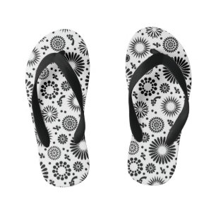 Chinelos Infantis Flores boho Padrão floral vetorial preto e branco