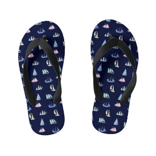Chinelos Infantis Padrão de Barco à Vela Pastel em Azul Meia-Noite