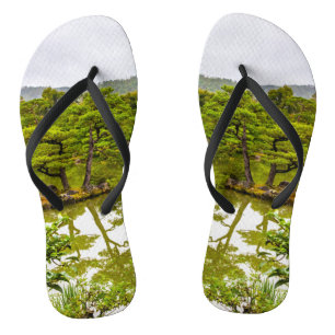 Chinelos Kinkaku-ji Ou Pavilhão E Pond Do Ouro, Quioto