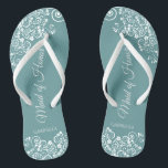 Chinelos Lugar Branco sobre Casamento de Madrinhas de casam<br><div class="desc">Estas belas chinelos de casamento são uma maneira excelente de obrigado e reconhecer sua Madrinha de casamento enquanto salva os pés dela ao mesmo tempo. Possui um design elegante com filigre de rendas florais brancas em um fundo colorido de cor lacre ou turquesa. A elegante letra do roteiro lê Madrinha...</div>