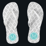 Chinelos Monograma do Quatrefoil Marroquino de cinza e Turq<br><div class="desc">sandálias de flutuação de sacudir impressas personalizadas com um padrão quatrefoil marroquino na moda e seu monograma personalizado ou outro texto em um quadro circular. Clique em Personalizar para alterar as fontes e cores do texto ou adicionar suas próprias imagens para criar uma única design!</div>