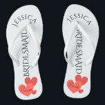 Chinelos Noiva da equipe do casamento de praia | da dama de<br><div class="desc">Os corações dispersados do falhanço de sacudir do casamento de praia dos corações sandálias personalizados, românticos projetam no fundo. Lê a equipe, então noiva, na outra sandália em letras do estilo elegante. A dama de honra é imprimida abaixo do meio em letras elegantes, pretas. Mude para caber membros de partido...</div>