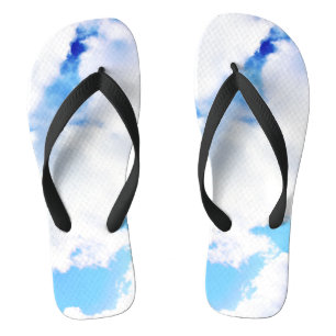 Chinelos Nuvens Brancas Puffy e Céu Azul