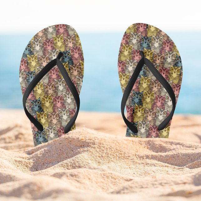 Chinelos Padrão Colorido de Boho Woodland Own (Owl Pattern Flipflops)