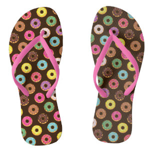 Chinelos Padrão Colorido de Donut em Chocolate
