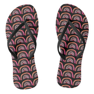 Chinelos Padrão de Arco-íris Preto Rosa Água-marinha