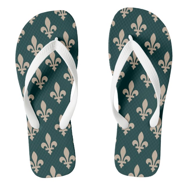 Chinelos Padrão Flor de Lis, Creme Real Francês sobre Verde (Pé da cama)