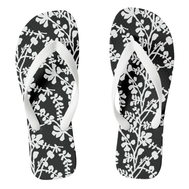 Chinelos Padrão Floral Preto e Branco Repetitivo (Pé da cama)