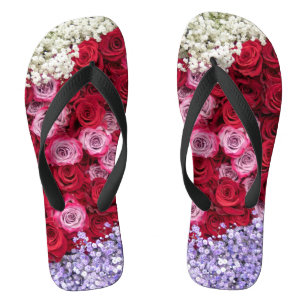 Chinelos Rosas Vermelhas e Rosas com Gipsófila Colorida