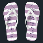Chinelos Roxo de Madrinha de casamento Personalizado ou Qua<br><div class="desc">Padrão de Stripes Liláticas Roxas e Lavandas - Altere para Qualquer Cor clicando em personalizar. E diga o que quiser. Torne estes chinelos do tipo que têm sua mensagem neles. Seja a fala da praia!</div>