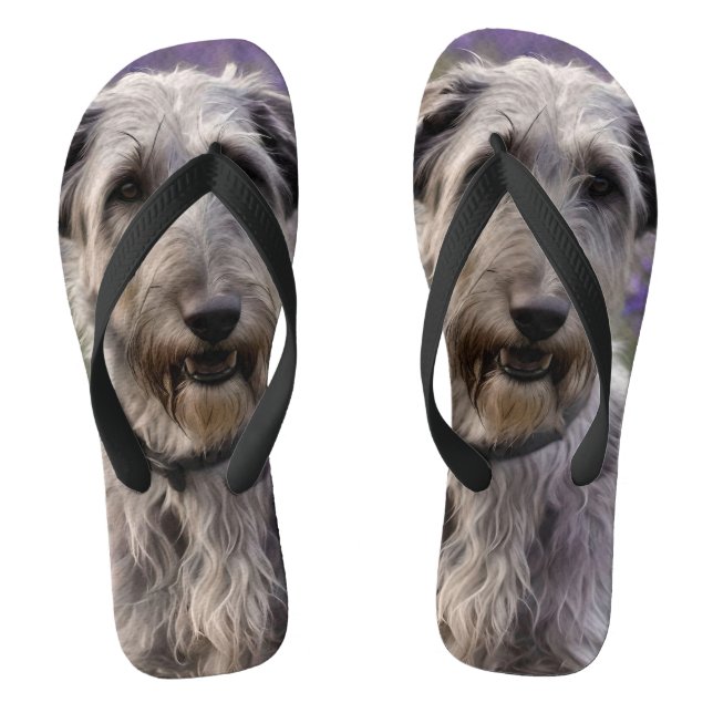 Chinelos Serene Majestade: Wolfhound Sentado em uma Íris Ro (Pé da cama)