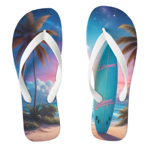 Chinelos surfboard numa praia tropical ao pôr do sol.