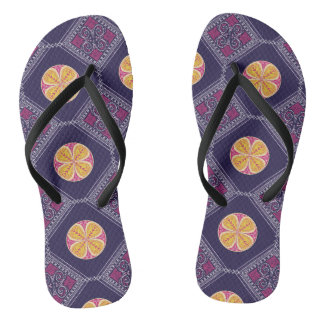 Chinelos Tecido Roxo Elegante com Padrão Floral Amarelo