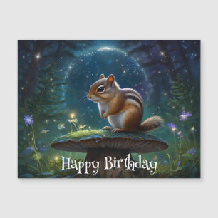 Chipmunk bonitinho no Cogumelo no Jardim Magial