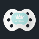 Chupeta Monograma Personalizado do Menino Príncipe Aqua<br><div class="desc">Na moda personalizado pacificador de bebês para seu pequeno príncipe apresenta uma coroa com sotaque de estrela e texto que pode ser personalizado com o primeiro nome do bebê ou outra redação. Faz um presente ou um presente de chá de fraldas excelente para uma nova mãe. Design de cor azul-aqua...</div>