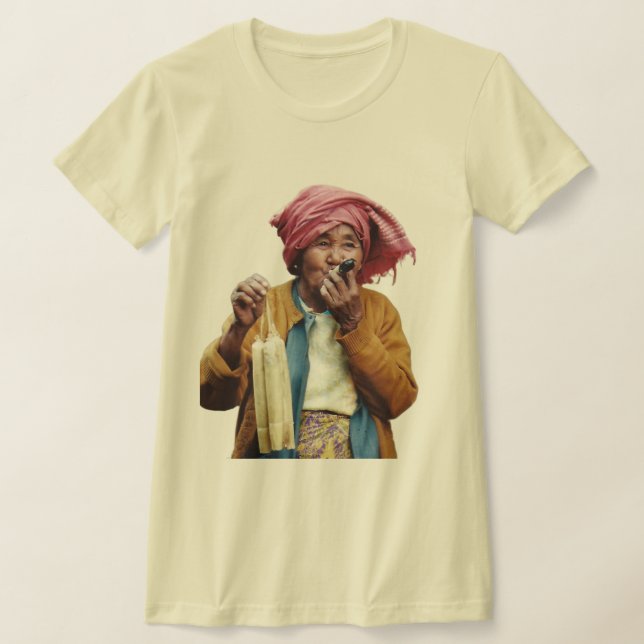 Cigar Smoking Granny T-Shirt (Postura )