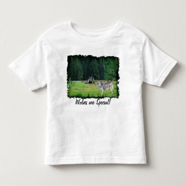 Cinza Wolf & Alaskan Forest Wildlife Art T-Shirt (Frente)
