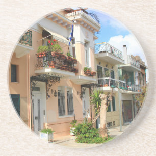 City Street na Grécia com casas de Porta copos