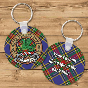 Clan MacBeth Crest sobre Tartan Chaveiro