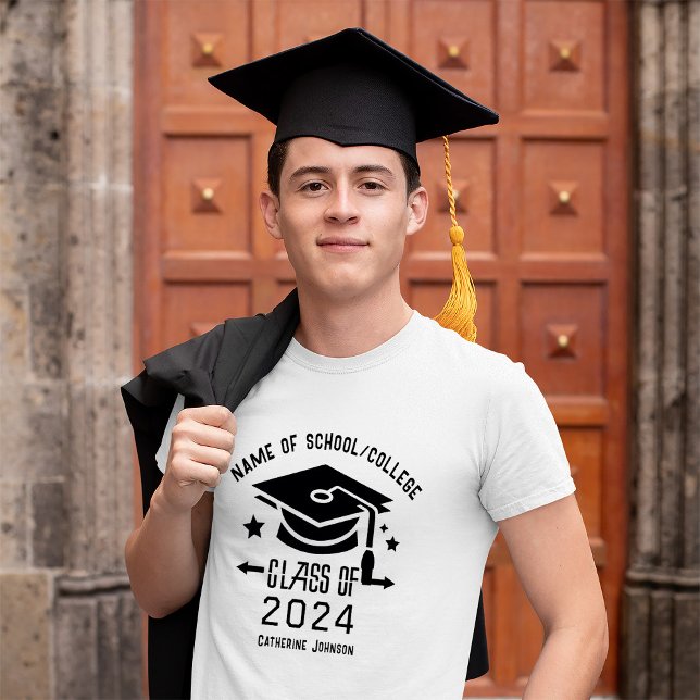 Classe de Graduação de Camisa T de Nome Personaliz (Class of 2024 Graduation T-Shirt. Let everyone know the news of your grad. #graduate #classof2024)