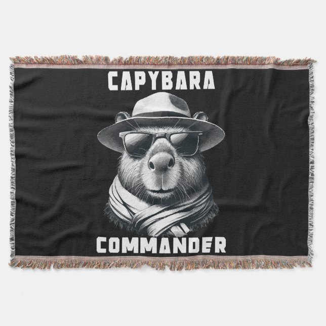 Cobertor Capivara Com Óculos De Sol Capy Comandante (Frente)