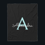 Cobertor De Velo Aqua Teal Blue Script Girly Monographic Name<br><div class="desc">Monograma do Azul Azul-Azul-Aqua e Escuro Preto do Espelho Adicione Seu Próprio Nome Fleece Blanket. Isto faz o doce e perfeito aniversário de 16 anos,  casamento,  chá de panela,  aniversário,  chá de fraldas ou festa de solteira presente para alguém que ama luxo de luxo e estilos quíticos.</div>