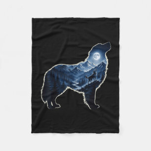 Cobertor De Velo Arte de silhueta de cachorro uivando montanha ao l