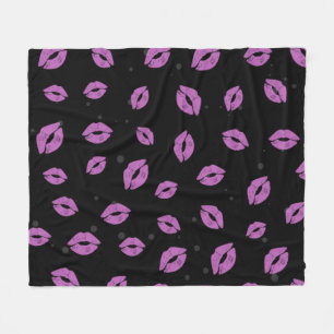 Cobertor De Velo Beijos de Batom Roxo em Fundo Preto Padrão
