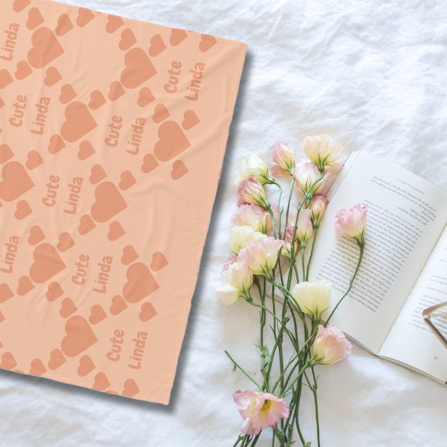 Cobertor De Velo Bilíngue Peach Fuzz Cute Linda Espanhol (Bilingual Fleece Blanket. Customizable and personalized, Peach Fuzz Hearts. Multilingual Project)