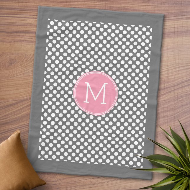 Cobertor De Velo Bolinhas rosa e Cinzas com monograma personalizado (Personalized Fleece Blanket - Add Monogram)