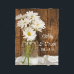 Cobertor De Velo Casamento de Mason Jar e White Daisies Country<br><div class="desc">O charmoso Mason Jar e White Daisies Country Barn Fleece Blanket pode ser personalizado para criar um presente confortável para a noiva e o noivo. Este cobertor flexível e suavemente rústico, personalizado de chic, apresenta uma fina fotografia floral de um vidro de mason repleto de um buquê de flores margaridas...</div>