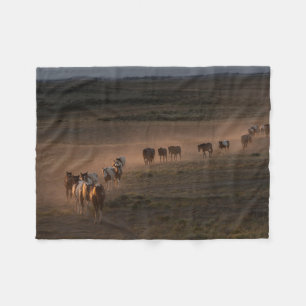 Cobertor De Velo Cavalos Selvagens Caminhando em Direção ao Deserto