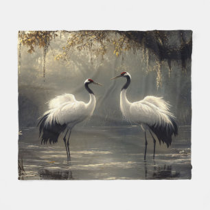 Cobertor De Velo Crane Pair em um Misty Marsh