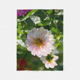 Cobertor De Velo Dália branca na foto do jardim