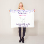 Cobertor De Velo Edgy Unicorn com Rainbow e Confetti Funny<br><div class="desc">Um cobertor com desenho de unicórnio. Uma nuvem fofa no final de um arco-íris no fundo. A aquarela rosa e púrpura confunde a borda superior. O texto diz: "Quero ser um Unicórnio para que possa apunhalar idiotas com a cabeça. Engraçado,  elegante e fofo.</div>