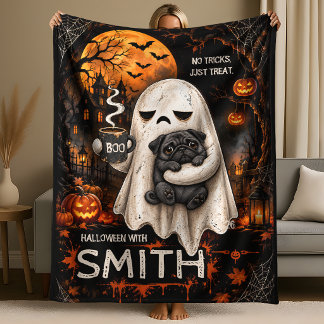 Cobertor De Velo Fantasma Mal-Humorado Segurando Cachorro Pug Preto