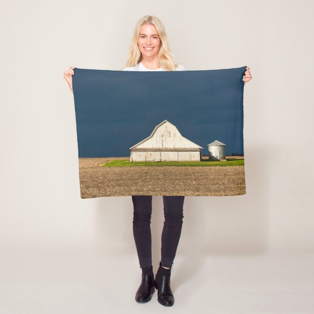 Cobertor De Velo Fazendas | White Barn & Silo (In Situ)