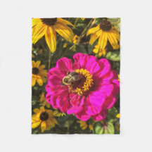 Flores vívidas com abelha