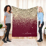 Cobertor De Velo Glam Monograma da Rapariga Glitter Dourada da Borg<br><div class="desc">Nome do Monograma da Glitter Glitter Glitter de Faux Faux Dourado e Burgundy e Blanket de Fleece Inicial. Isto faz o doce e perfeito aniversário de 16 anos, casamento, chá de panela, aniversário, chá de fraldas ou festa de solteira presente para alguém que ama luxo de luxo e estilos quíticos....</div>