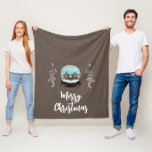 Cobertor De Velo Glass Snowball Winter Village Foliage Christmas<br><div class="desc">Vidro Snowball Winter Village Foliage Christmas Blanket. O conto de fadas se casa no inverno com neve e belos flocos de neve. Lindas plantas brancas escalando em fundo marrom. Um desejo Feliz de Natal em um roteiro de tendências. Você pode mudar o texto.</div>