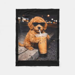 Cobertor De Velo Goldendoodle bebendo café gelado meme de animal en