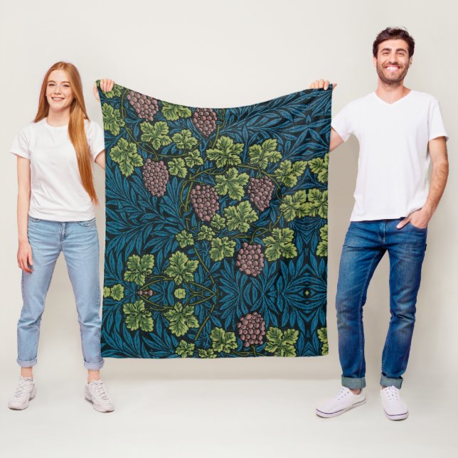 Cobertor De Velo  Grapevines with clusters of pink grapes  (In Situ)