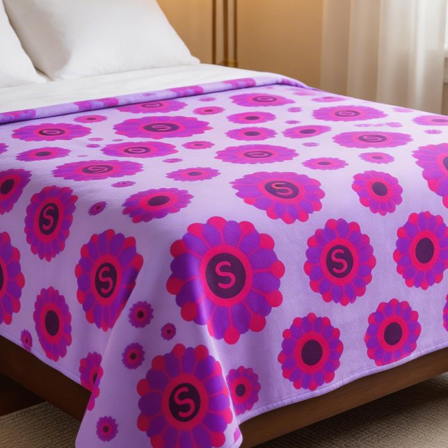 Cobertor De Velo Inicial Floral Rosa Roxo Magenta (Bold floral blanket with initials adds charm. custom letter.)