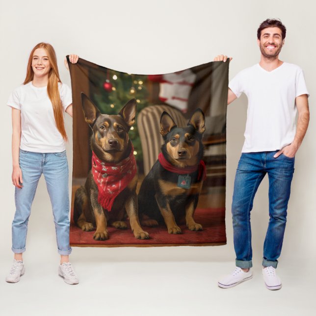 Cobertor De Velo Kelpie australiano junto à lareira de Natal (In Situ)