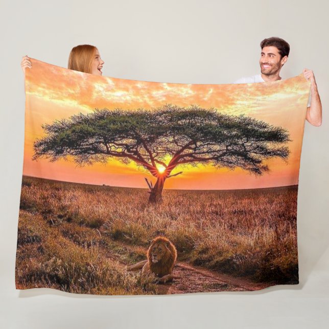 COBERTOR DE VELO LION ON ON THE AFRICAN PLAINS (In Situ)