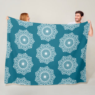 Cobertor De Velo Mandala Branco em Fundo Azul